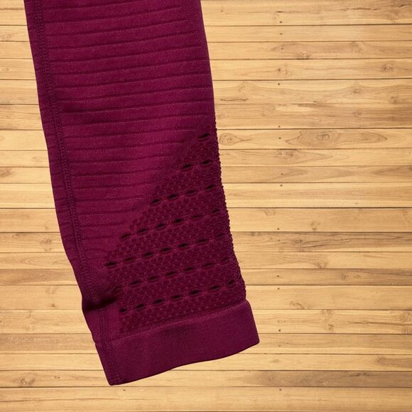 Gymshark Womens Energy + Seamless Leggings XS Beet Cropped READ DESC Activewear - Picture 5 of 11